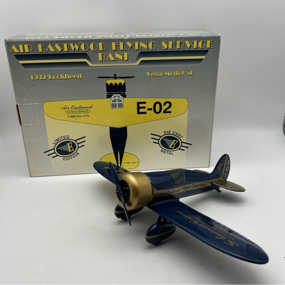 1992 SPEC CAST AIR EASTWOOD FLYING SERVICE BANK 1932 LOCKHEED VEGA MODEL 5C - Picture 1 of 16